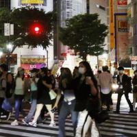 解除緊急狀態第1個週末　東京人出門放風居酒屋爆滿