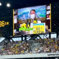 台南市長黃偉哲哥倫布市新足球主場大螢幕 獻上來自台南 最熱情加油聲