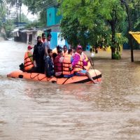 烟花直撲浙江疏散165萬人　印度洪災至少159死