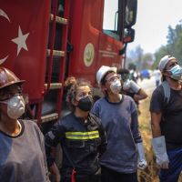 土耳其史上最嚴重野火　蔓延燃煤發電廠