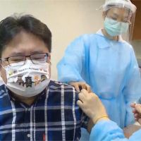 快新聞／矢板明夫打完高端疫苗了！ 遺憾台灣疫苗被抹黑、妖魔化