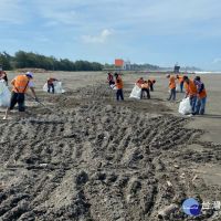 淨灘又淨心　地檢署社會勞動人加入海岸清理行列