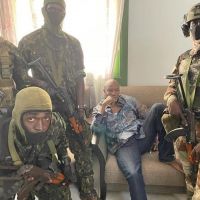 不滿國內腐敗與貧窮 幾內亞士兵脅持總統發動政變