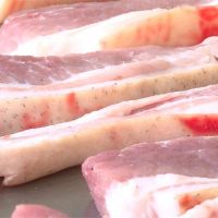 疫情升溫影響烤肉意願 豬肉價格漸回穩