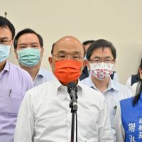 台北某國中傳疫情 蘇揆：疫情漸緩 目前沒有升三級條件