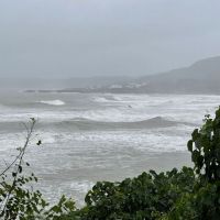 璨樹颱風逼近！屏東一級開設　墾丁出現長浪