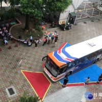 公車前進校園互動體驗　臺北區監理所提醒用路人注意大車風險
