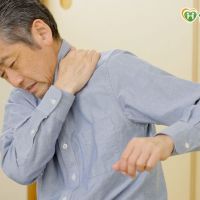 55歲男因五十肩忍痛上班　中西醫合併治療恢復日常