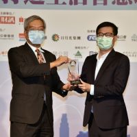 獲頒「智慧城市卓越貢獻獎」 陳其邁：歡迎企業投資高雄