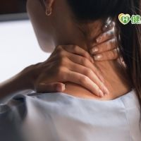 五十肩疼痛難忍　兩種合併療法改善