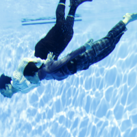 邵雨薇挑戰潛水戲險滅頂　透露曾差點溺水喪命「睜開眼上面都是腳」
