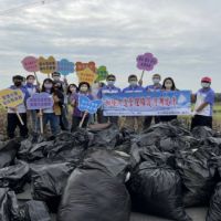 溪州鄉公所號召300環保戰士淨堤　清出大量農藥空瓶