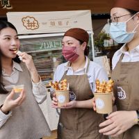 「一初」頌菓子現烤兩分半　一覺吐司新品項餐車飄香