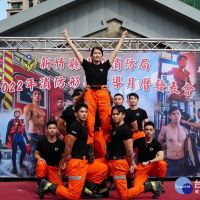 竹縣2022消防猛男美女月曆來了　周末起憑發票兌換