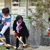 彰化高中80週年　校友贈8棵黑松象徵「十年樹木、百年樹人」