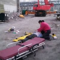 高雄華運倉儲9工人摔落1亡　1傷者待救