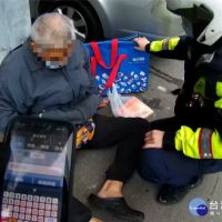 老翁年節前外出迷途 警熱心平安送達
