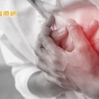 胸口悶痛誤認胃食道逆流 當心是心肌梗塞徵兆