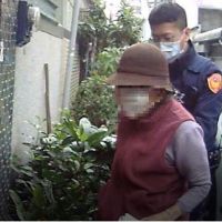 失智老婦外出迷途 新南警搭載返家