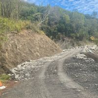 達卡努瓦里青山巷路面塌陷 便道恢復通行