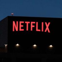 Netflix訂閱戶成長低於預期 股價重挫逾20%跌破400美元