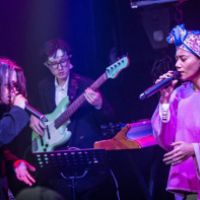 饒舌歌手演唱會驚現遺照!阿爆低吟歌曲〈做七〉送葬