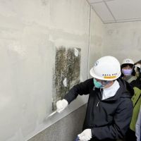做工行善團幫弱勢市民修繕房屋過好年