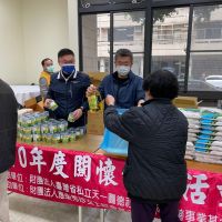 寒冬送暖 蔡其昌關懷邊緣家庭