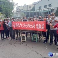 南市永祥里等里 聯合分送長者防疫噴霧劑
