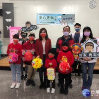 清水岩寺古早燈籠義賣 為家扶兒籌措新學期助學費用