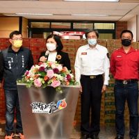 消防護家園平安過新年 張麗善率民代慰勞打火弟兄拜早年