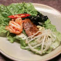 「菜豚屋」的新型態餐廳「熟・菜豚屋」在台北市中心的商業地段OPEN! 為您獻上熟成豬×韓國創作料理的嚴選精緻套餐