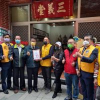 台南市三義堂愛心團體關懷弱勢發放愛心物資