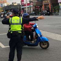 林園警交通疏導用心 民眾採買年貨安心