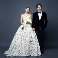 朴信惠帶球結婚一周「寶寶性別」曝光 好友擁抱摸孕肚…準媽咪笑容藏不住