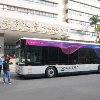 30輛鴻海電動巴士高雄啟航 推動智慧城市向前邁進