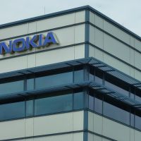 不再硬打高規格戰！Nokia高層證實「另尋出路」：以中、低階智慧型手機為主