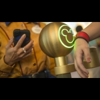 【科技新報】iWatch 的另一個想像，迪士尼樂園 MagicBands