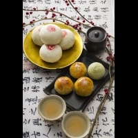 王朝推出手作月餅 傳統飄香創新美味