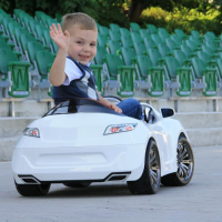 男孩子為什麼喜歡車子？腦科學專家：「放任散亂」是最棒的英才教育