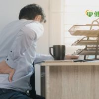 疫情少活動,長期腰酸背痛好不了?!可能是肌筋膜疼痛症候群