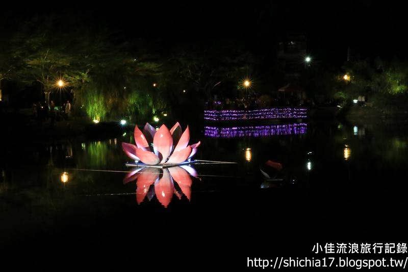 台南月津港燈節，河邊的夢幻之夜。