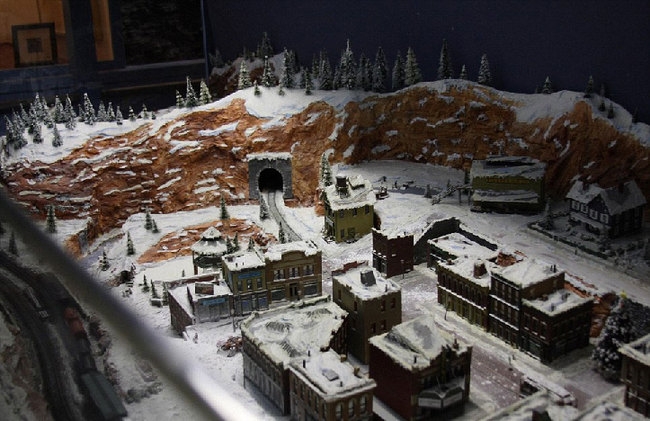 一條鐵路開了16年才完工